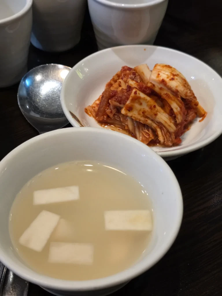 기본 반찬 김치와 동치미