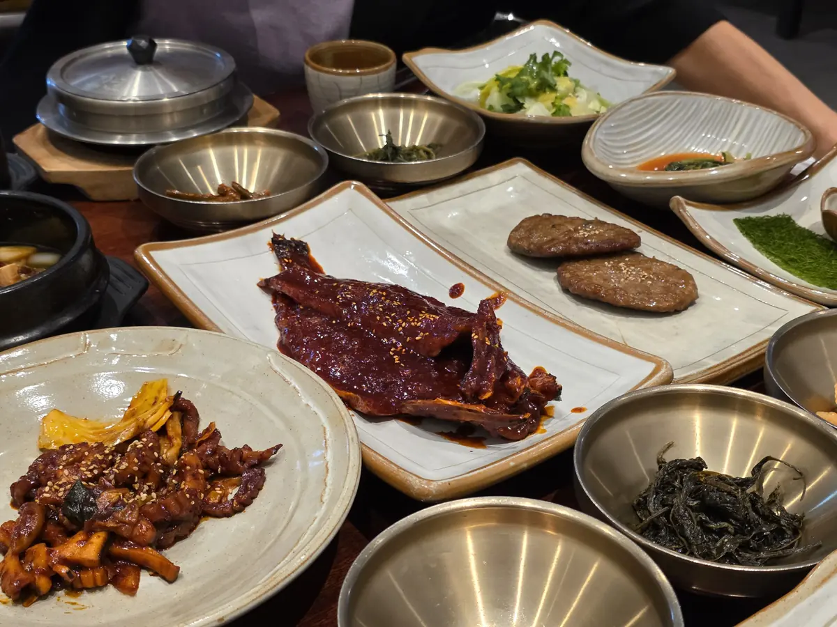 거궁 일산점 거한상 코다리와 떡갈비 반찬