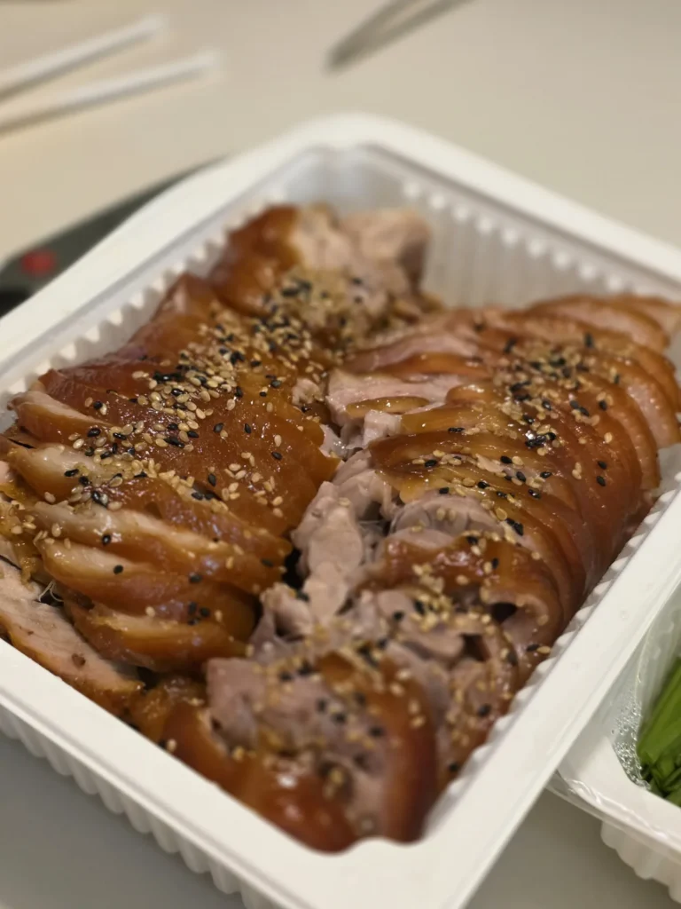 귀한족발 앞다리 대자 쫄깃한 껍질과 살코기